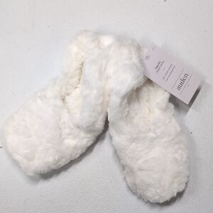 Auden Plush White Slippers